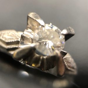 ダイヤモンド付きリング