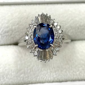 Pt900 サファイア・メレダイヤ付きリング