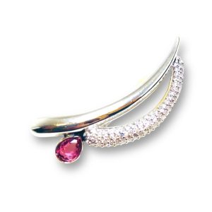 K18WG ルビー ブローチ
