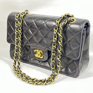 CHANEL シャネル マトラッセ25 ダブルフラップチェーンショルダーバッグ ラムスキン