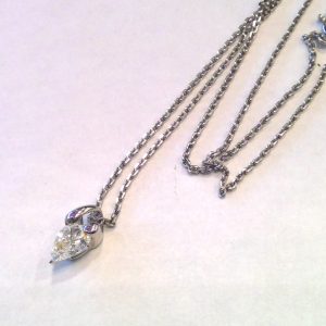 K18WGダイヤ付きネックレス