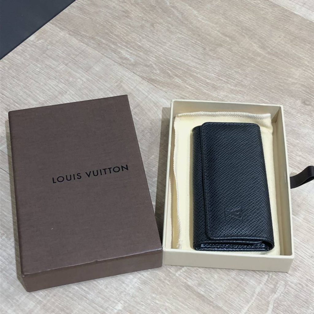 Louis Vuitton タイガ キーケース