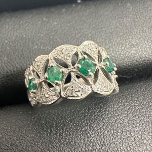 Pt900リング MD0.16ct ME0.5ct