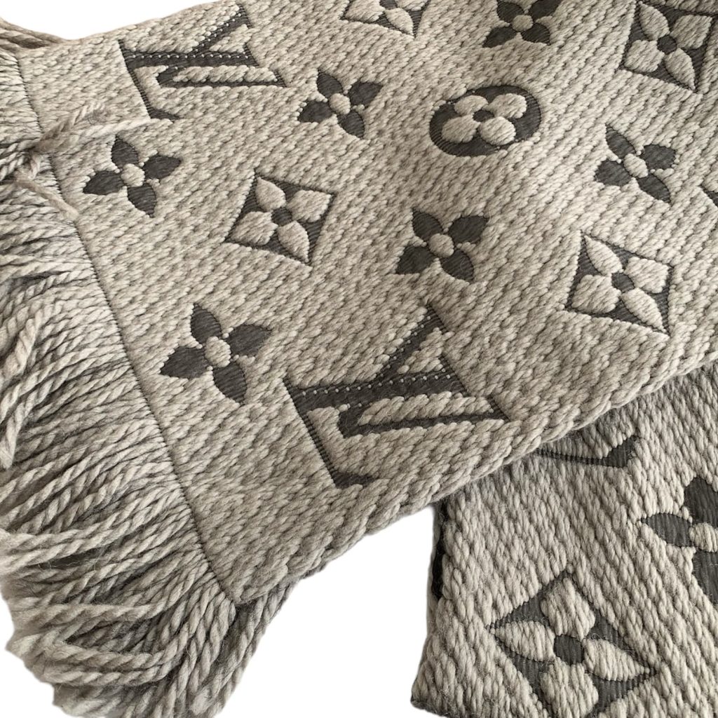 Louis Vuitton ルイヴィトン マフラーの買取実績 | 買取専門店さすがや
