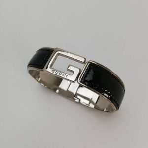 グッチ エナメル バングル