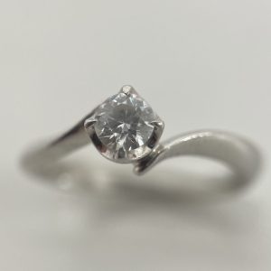 ≪早い者勝ち≫ pt850 ダイヤモンドリング プラチナ 10.5号 J74 Pt850 プラチナ850 ダイヤモンド リングの買取実績 | 買取専門店