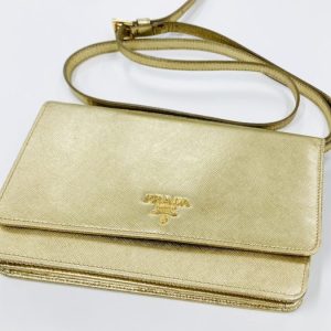 プラダ ショルダーバッグ