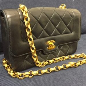 CHANEL シャネルチェーンショルダーバック