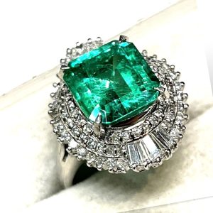 Pt900 エメラルド リング