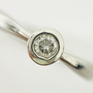 Pt900 メレダイヤ0.11ct付きリング