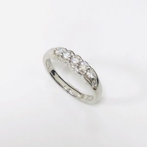 Pt900 メレダイヤ0.34ct付きリング