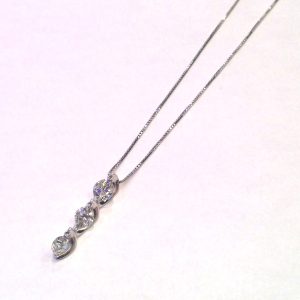 K18WGダイヤ付きネックレス