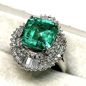 Pt900 エメラルド・メレダイヤモンド付き プラチナリング