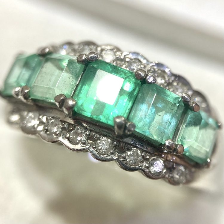 Pt900 プラチナ900 リング エメラルド メレダイヤの買取実績 | 買取 