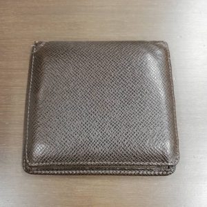 ヴィトン タイガ ポルトビエ3カルトクレディ