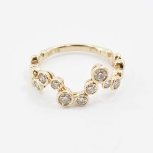 カシケイのブラウンダイヤリング