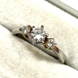 Pt900 K18 18金・プラチナコンビ ダイヤモンド付きリング