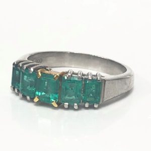 Pt900 エメラルドリング｜前橋市稲荷新田町
