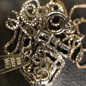 K18WG ネックレス