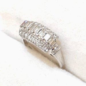 Pt900 メレダイヤ付き リング
