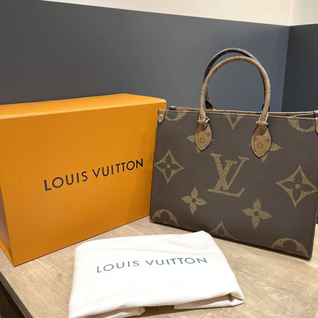 Louis Vuitton ルイヴィトン モノグラム リバース オンザゴー MM