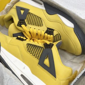 ナイキ / エアジョーダン4