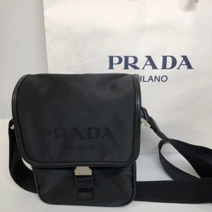 プラダショルダーバックテスート ナイロン