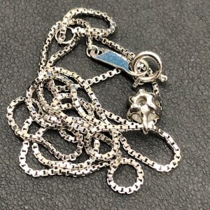 pt900 ダイヤモンド付きネックレス