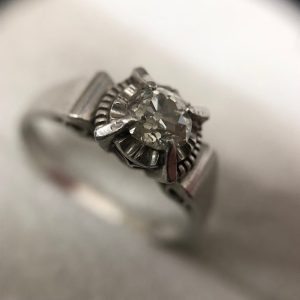 pt900 ダイヤモンド付きリング