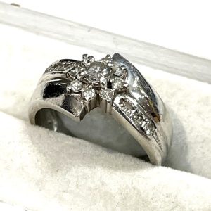 Pt900 ダイヤモンド付き プラチナリング