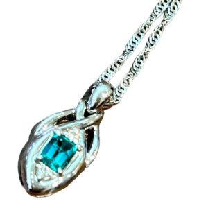 Pt850 ネックレス エメラルド