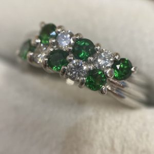 Pt900 エメラルド メレダイヤ リング プラチナ900