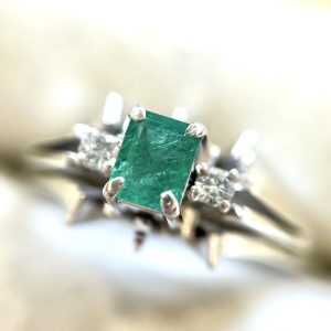 Pt900 エメラルドリング
