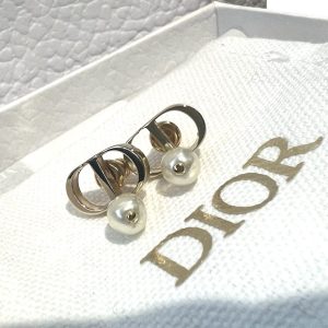 DIOR　ディオール　パールピアス