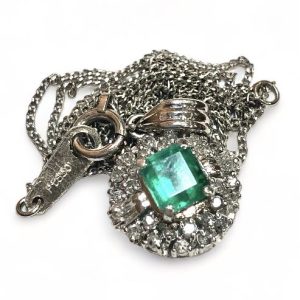 Pt850 ネックレス エメラルド 0.51ct メレダイヤモンド 0.25ct