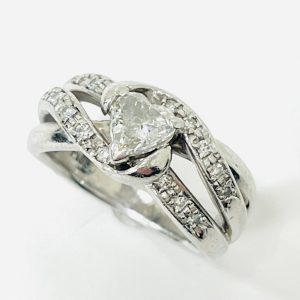 Pt900 ダイヤモンド0.6ct&メレダイヤ0.16ct付きリング