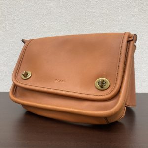 コーチ ボディバッグ 茶