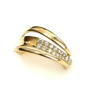 K18 18金 メレダイヤ付き デザイン リング