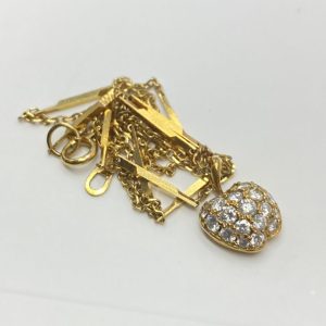 K18(18金)　リンゴモチーフトップ付ネックレス　メレダイヤモンド1.5ct