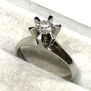 Pt900 ダイヤモンド付き プラチナリング