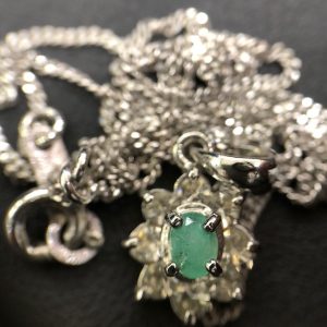 pt900翡翠付きネックレス