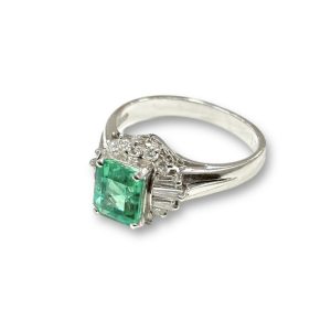 Pt900 エメラルド メレダイヤ リング