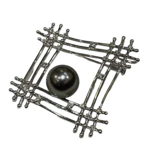 K18WG パールブローチ MD0.33ct