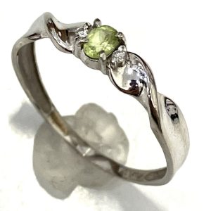 Pt850 ペリドットリング