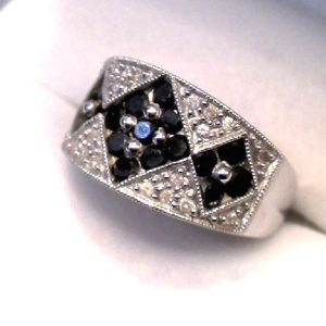 K18WG ダイヤ ブラックダイヤ付きリング