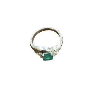 Pt900　リング　エメラルド