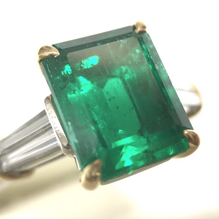 Pt900/K18 エメラルド3.25ct ダイヤモンド0.32ct付き リング