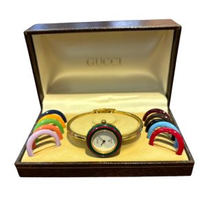 GUCCI チェンジベゼル バングルウォッチ 腕時計 1100L