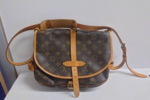 ルイヴィトン　ソミュール30　ショルダーバッグ
