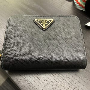 PRADA プラダ 二つ折り財布
